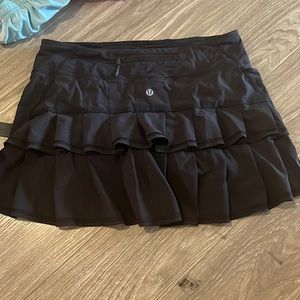 Lululemon Black size 6 Running Skirt